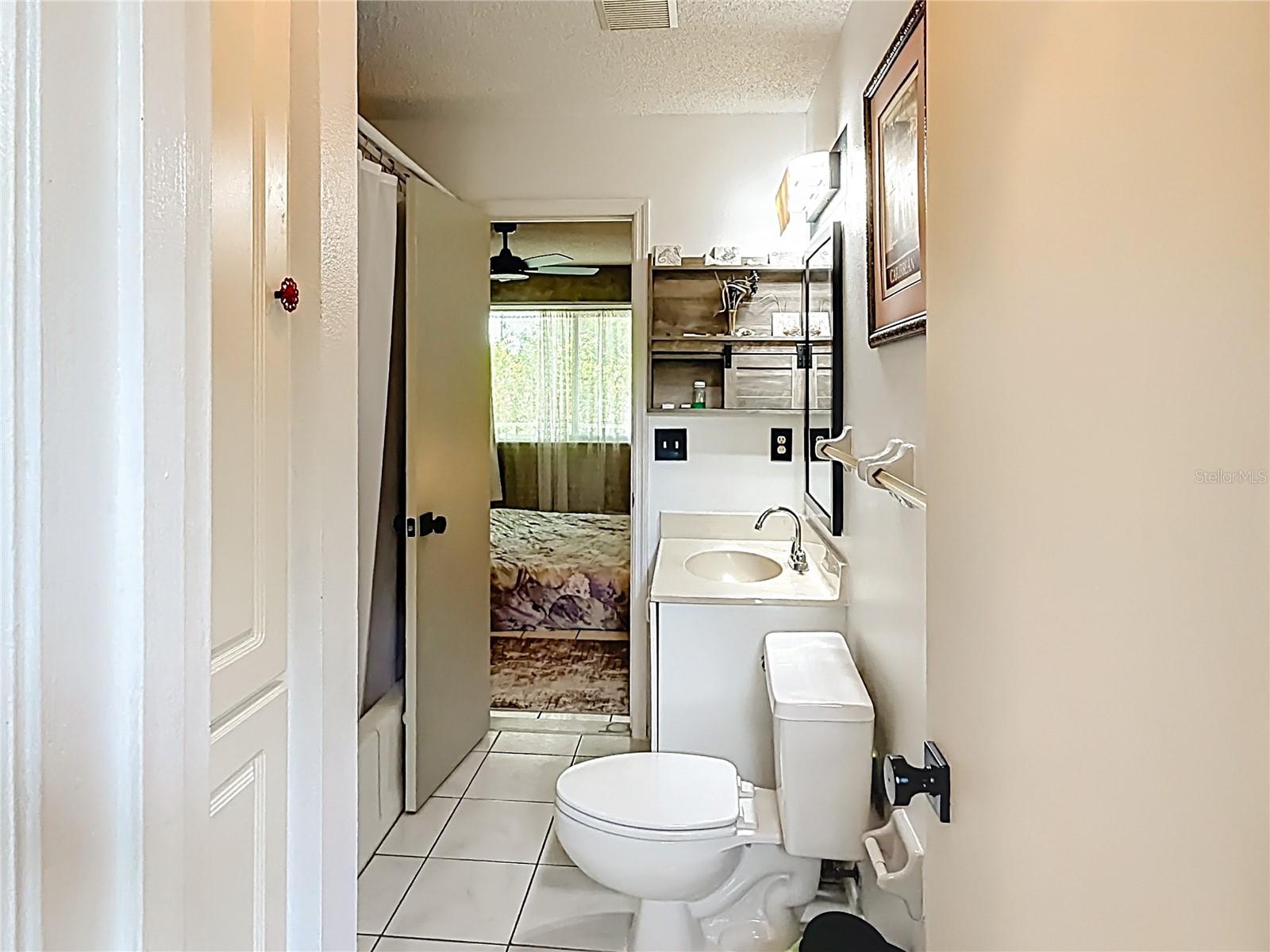 601 E SEMINOLE DR, VENICE, FL, 34293