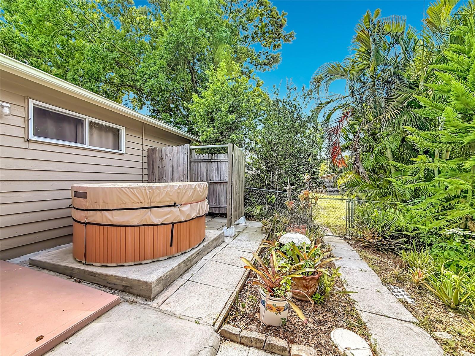 601 E SEMINOLE DR, VENICE, FL, 34293