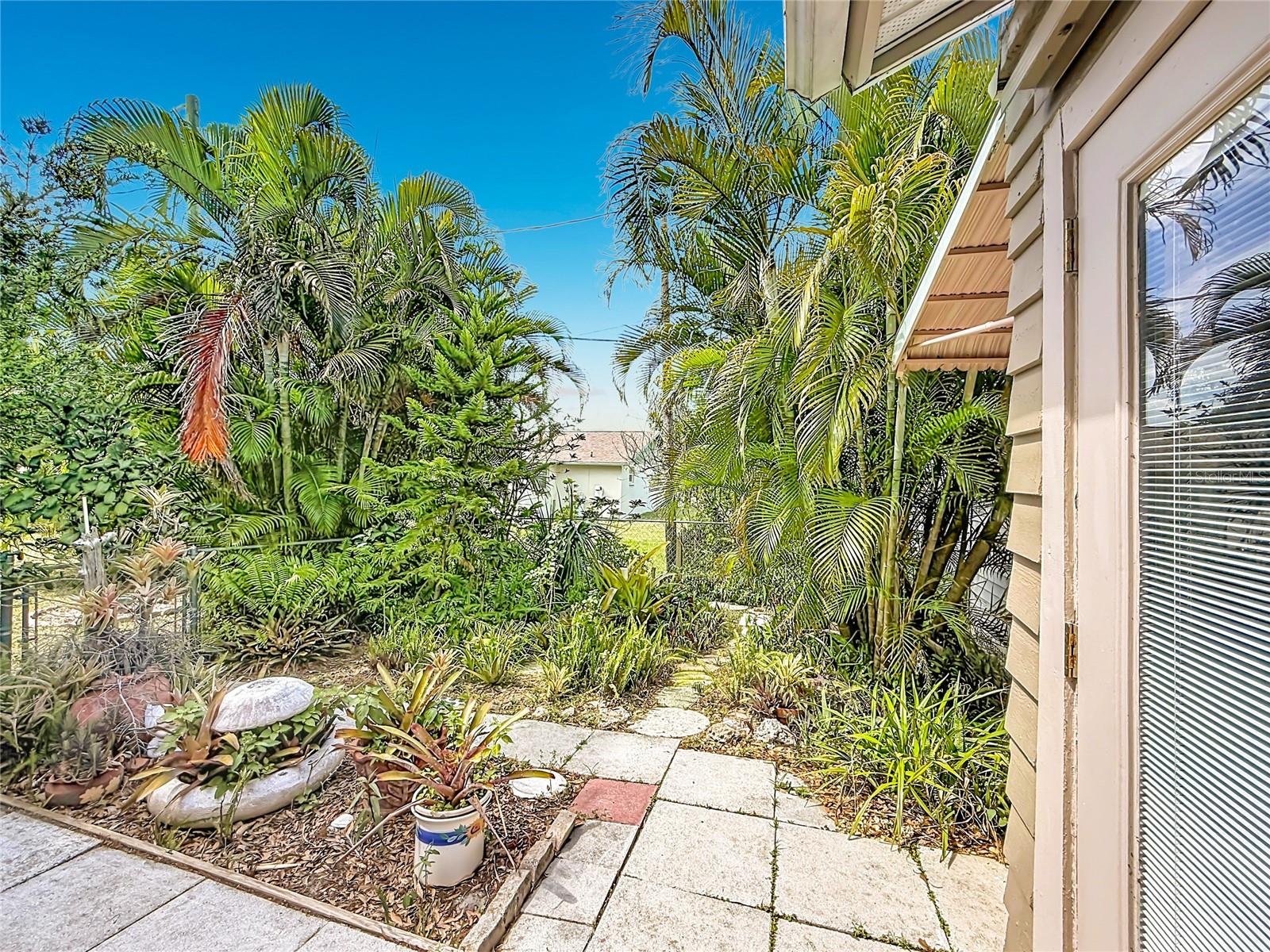 601 E SEMINOLE DR, VENICE, FL, 34293