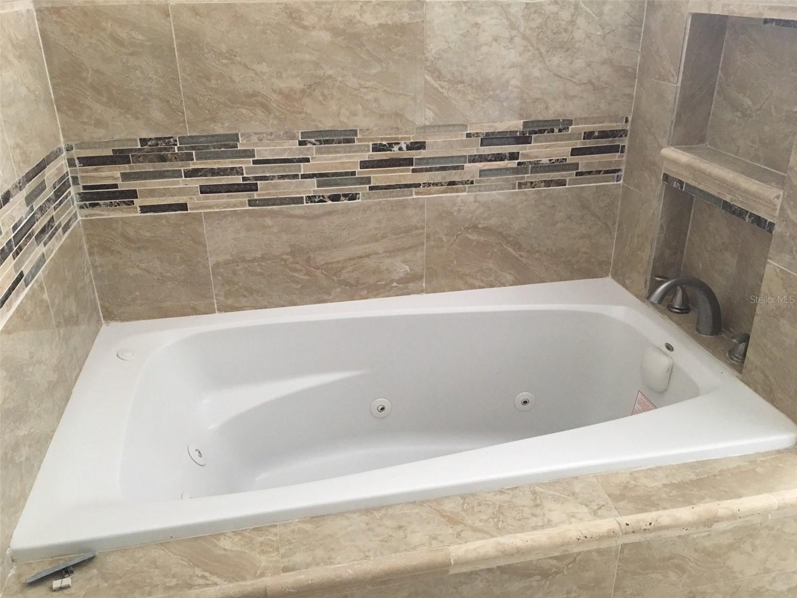 804 E ORCHID AVE, TAMPA, FL, 33612