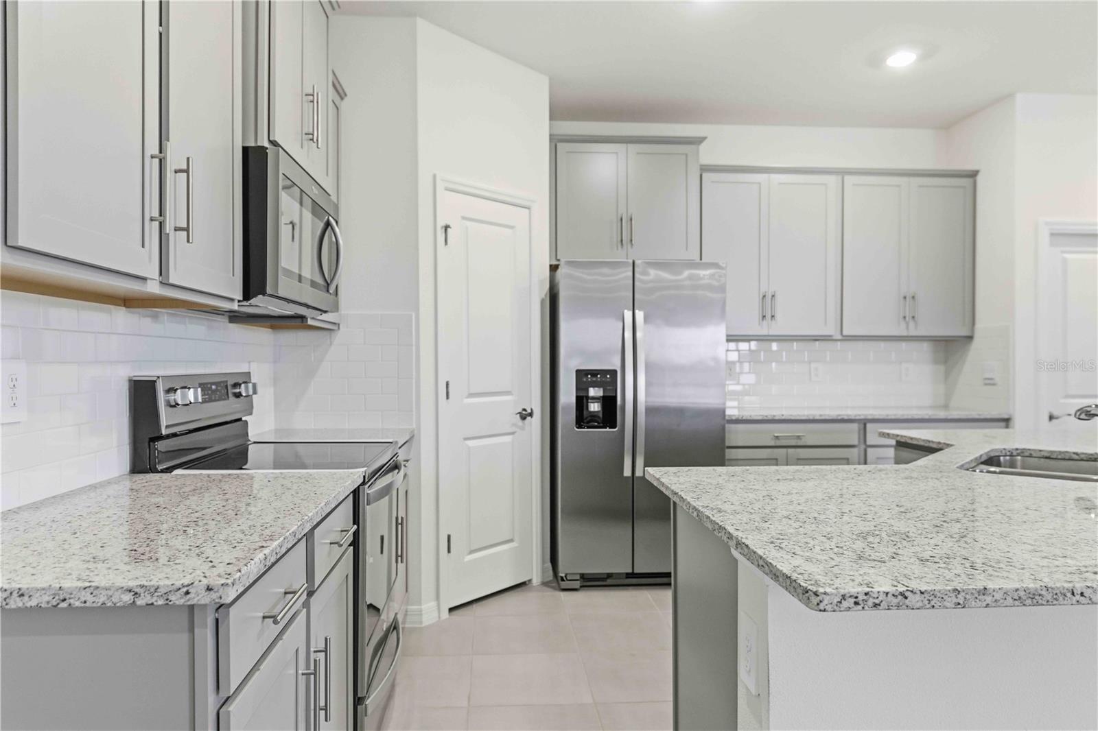 17817 PASTURELAND AVE, LAKEWOOD RANCH, FL, 34211