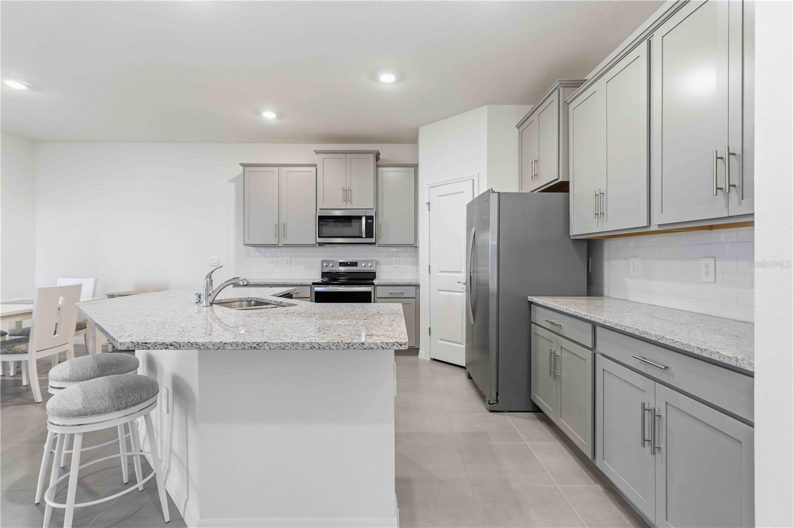 17817 PASTURELAND AVE, LAKEWOOD RANCH, FL, 34211