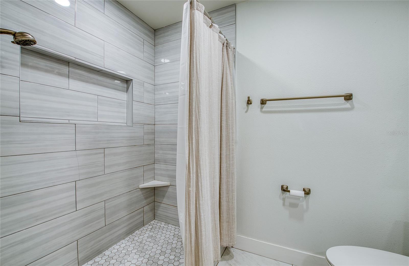 2617 BENTLEY DR, PALM HARBOR, FL, 34684