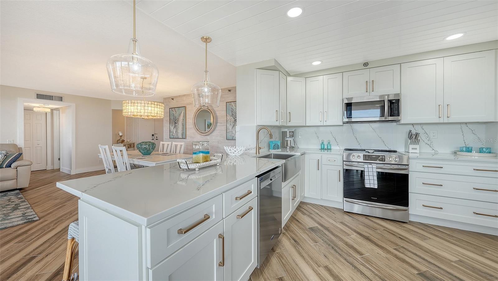 6294 BAHIA DEL MAR CIR #804, ST PETERSBURG, FL, 33715