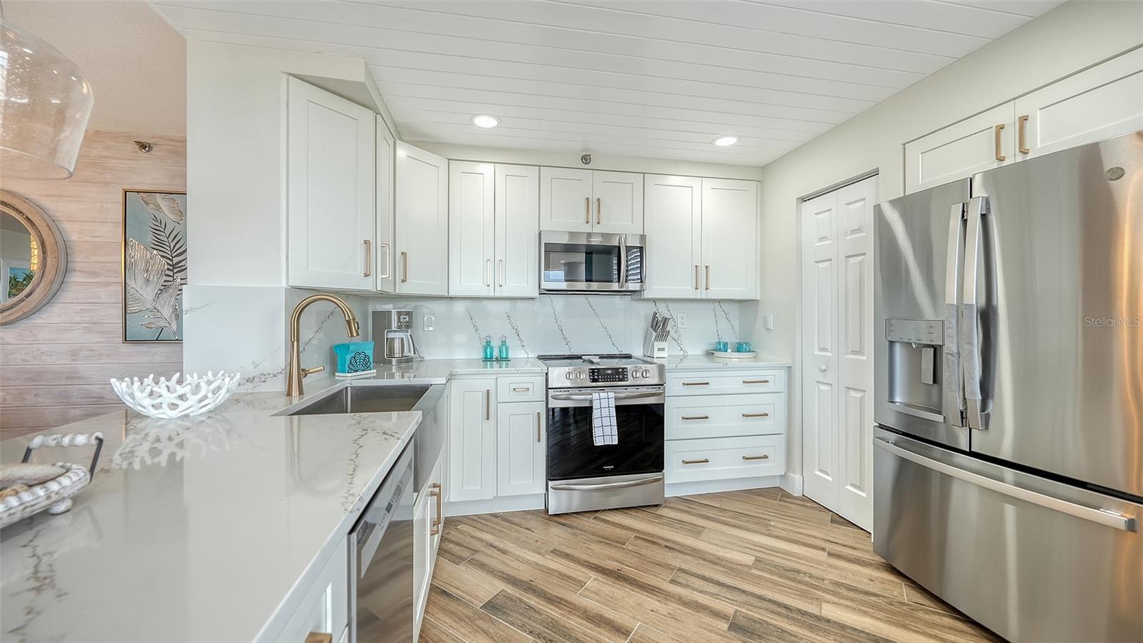 6294 BAHIA DEL MAR CIR #804, ST PETERSBURG, FL, 33715