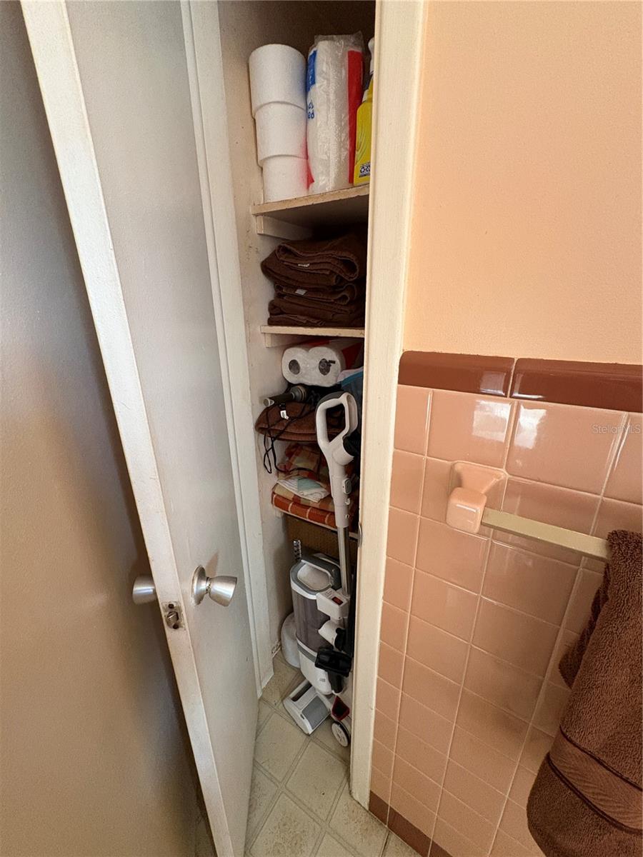 1705 N JEFFERSON AVE, LARGO, FL, 33770