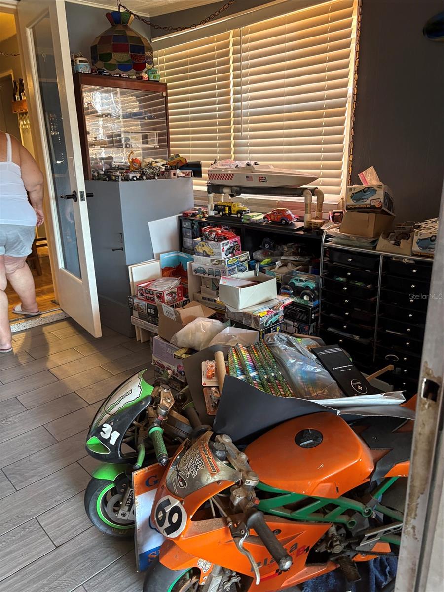 1705 N JEFFERSON AVE, LARGO, FL, 33770