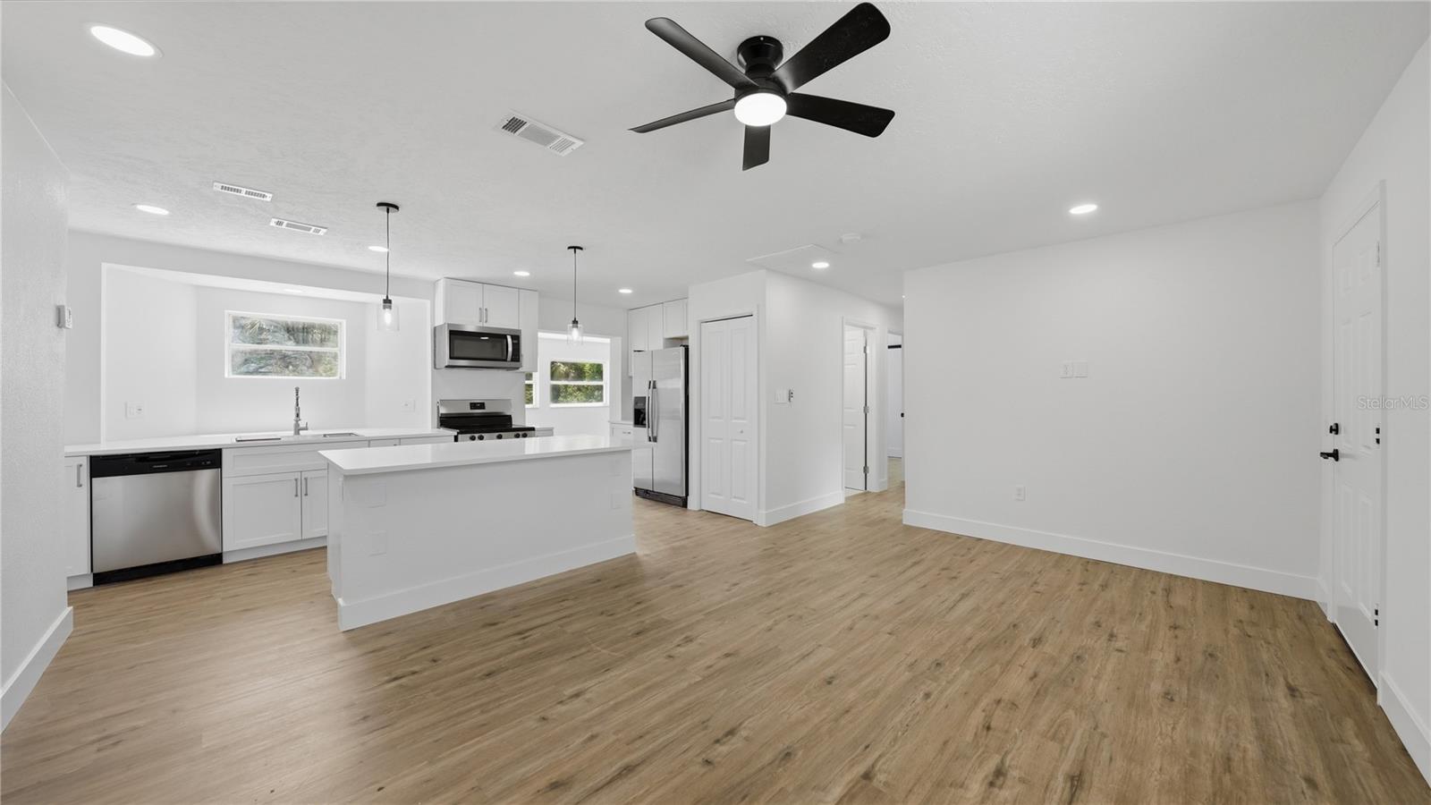 561 YALE RD, VENICE, FL, 34293