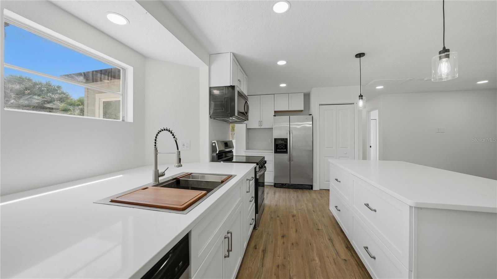 561 YALE RD, VENICE, FL, 34293