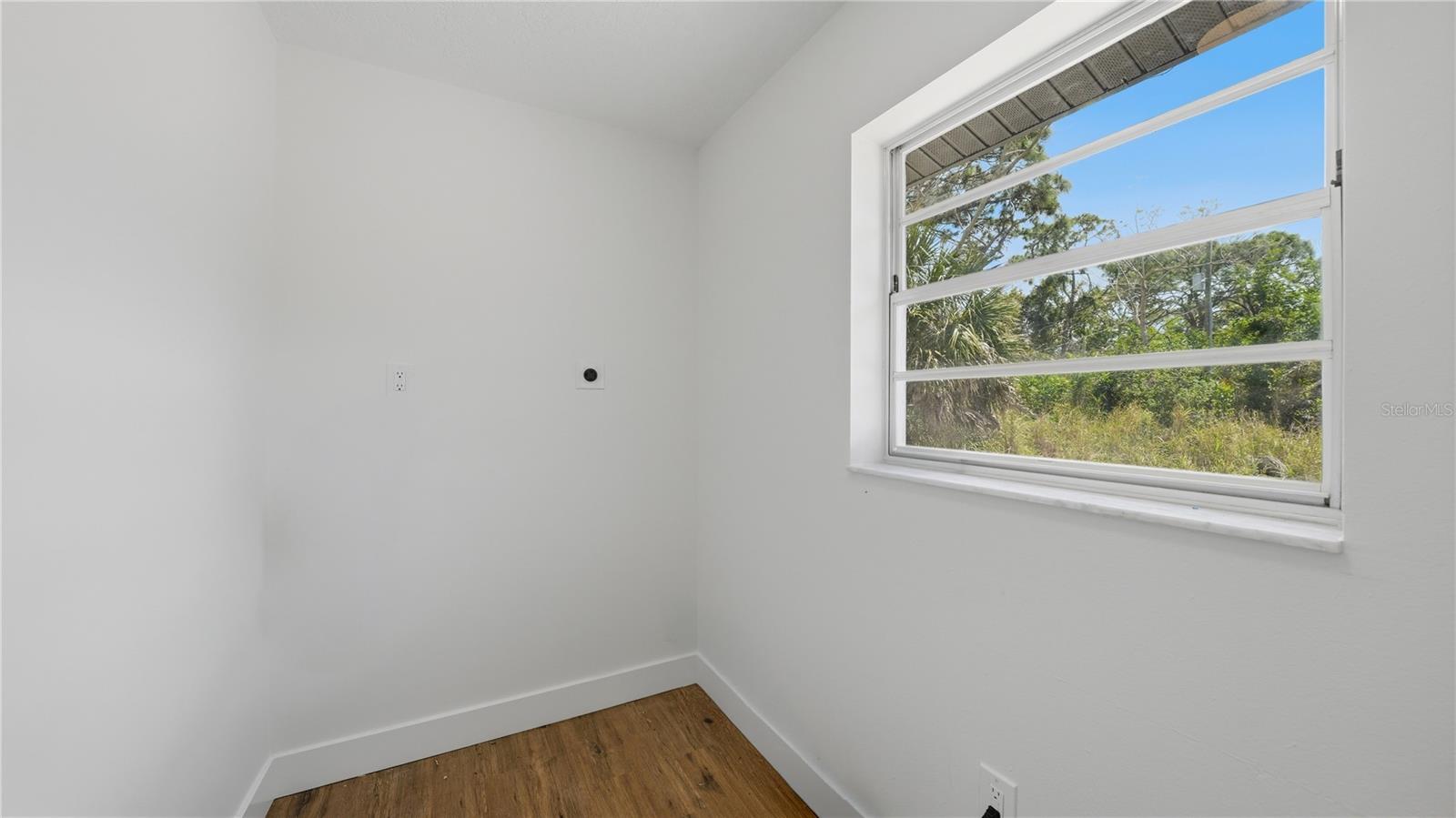 561 YALE RD, VENICE, FL, 34293