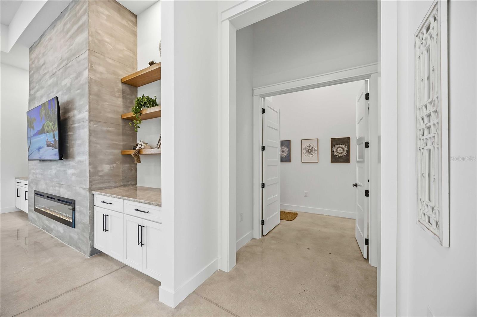 143 CREEK DR SE, PORT CHARLOTTE, FL, 33952