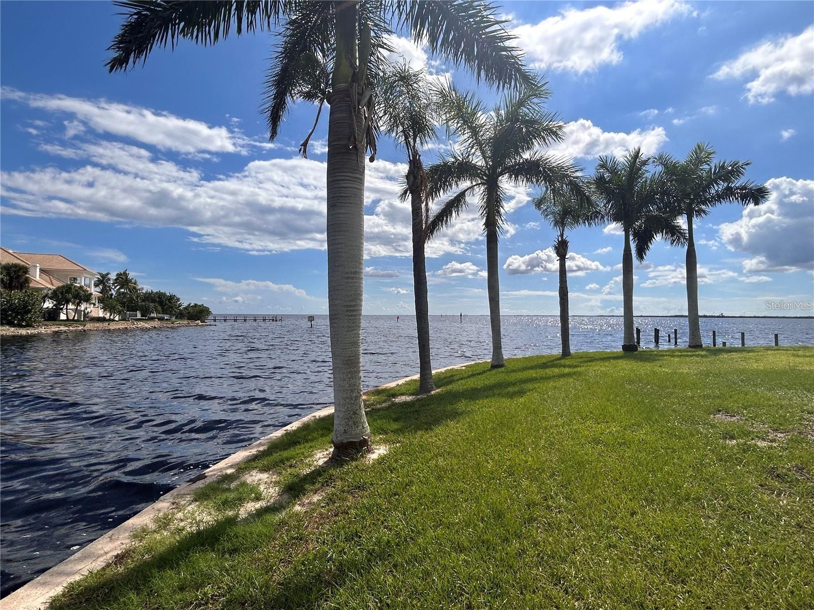 143 CREEK DR SE, PORT CHARLOTTE, FL, 33952