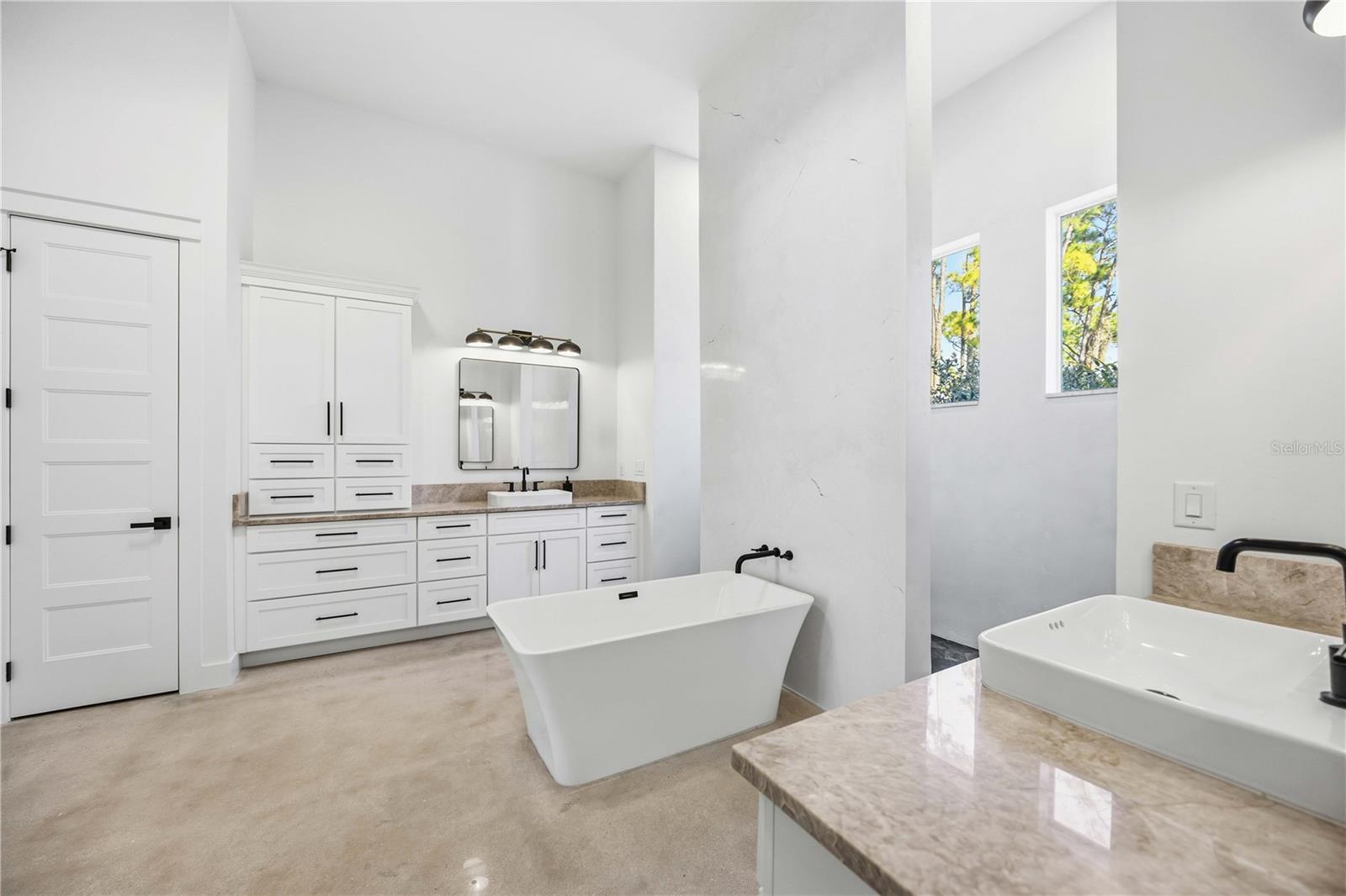 143 CREEK DR SE, PORT CHARLOTTE, FL, 33952