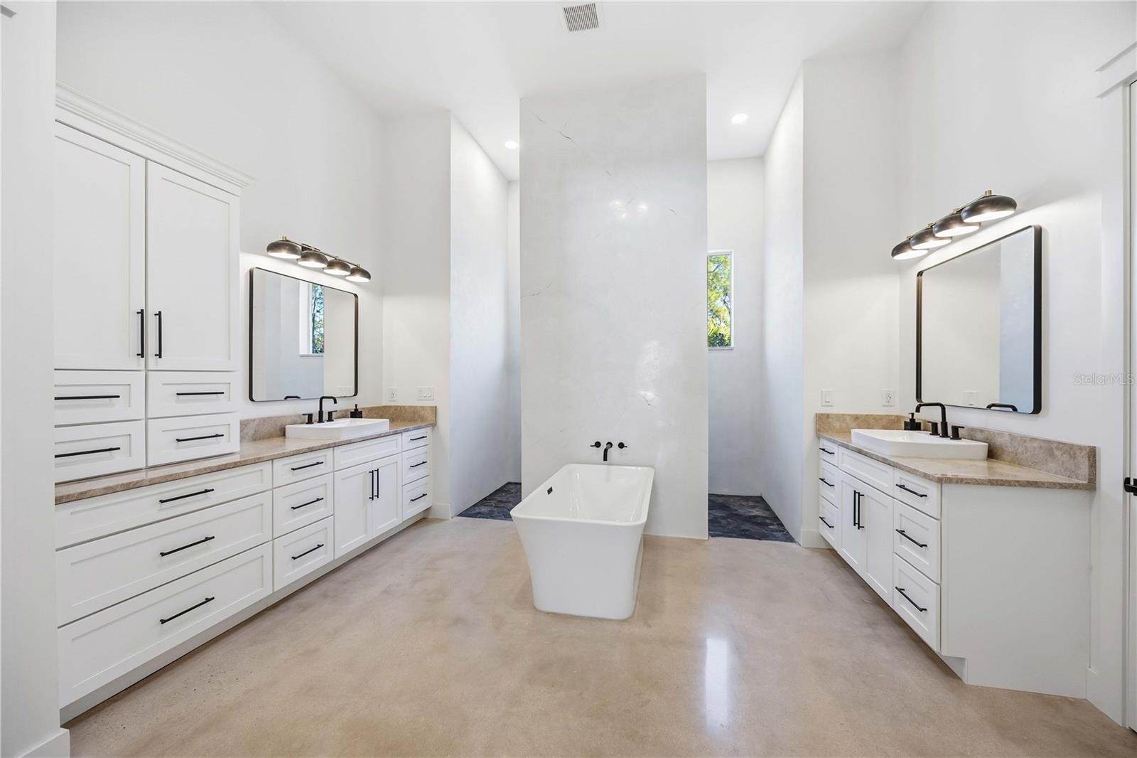 143 CREEK DR SE, PORT CHARLOTTE, FL, 33952