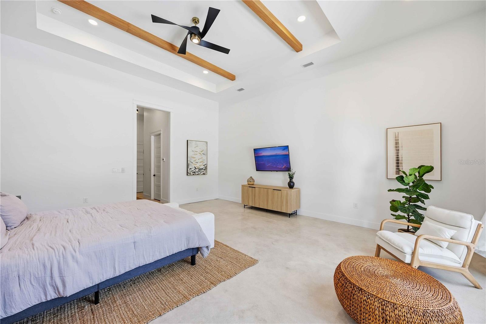 143 CREEK DR SE, PORT CHARLOTTE, FL, 33952