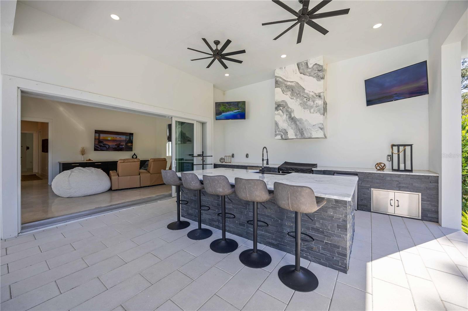 143 CREEK DR SE, PORT CHARLOTTE, FL, 33952