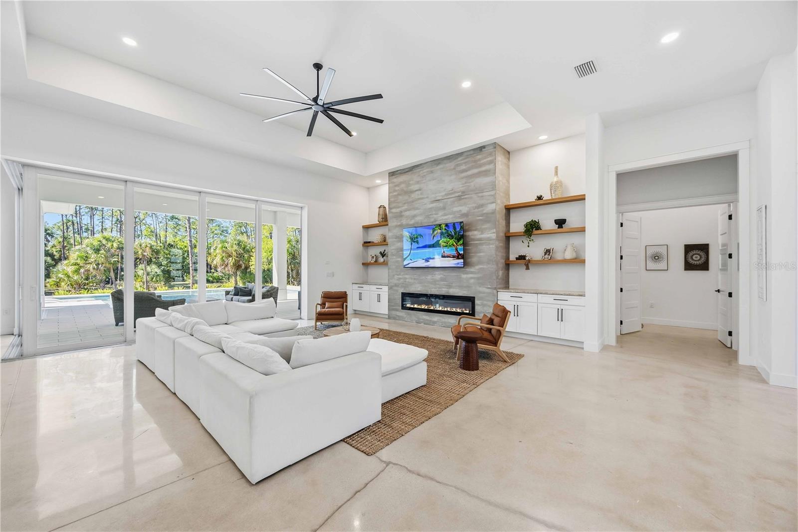 143 CREEK DR SE, PORT CHARLOTTE, FL, 33952