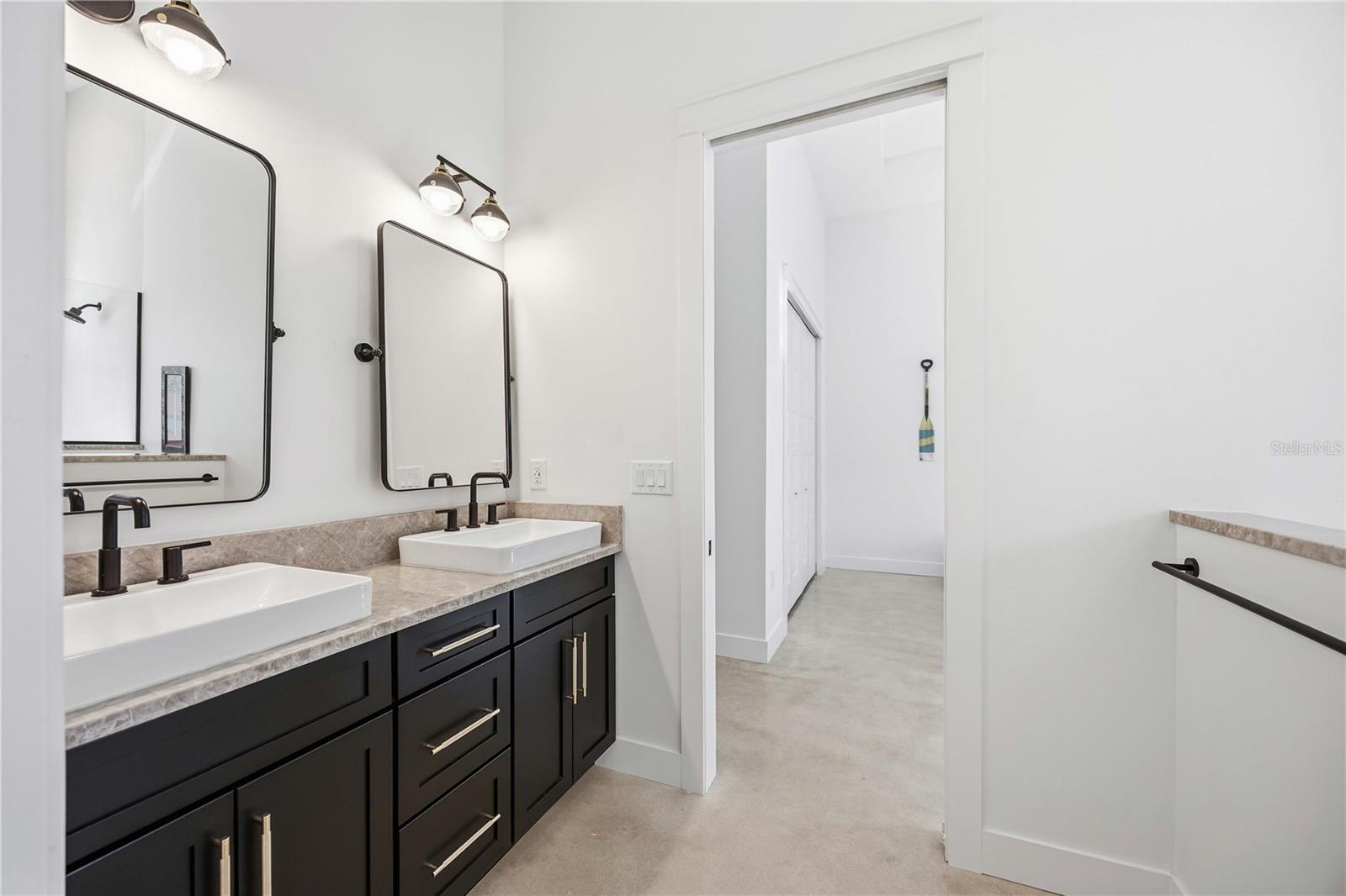 143 CREEK DR SE, PORT CHARLOTTE, FL, 33952