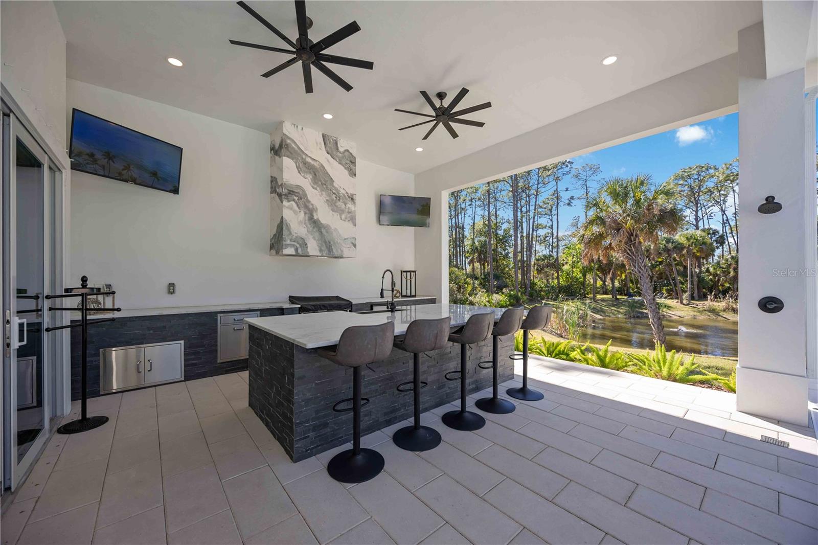 143 CREEK DR SE, PORT CHARLOTTE, FL, 33952