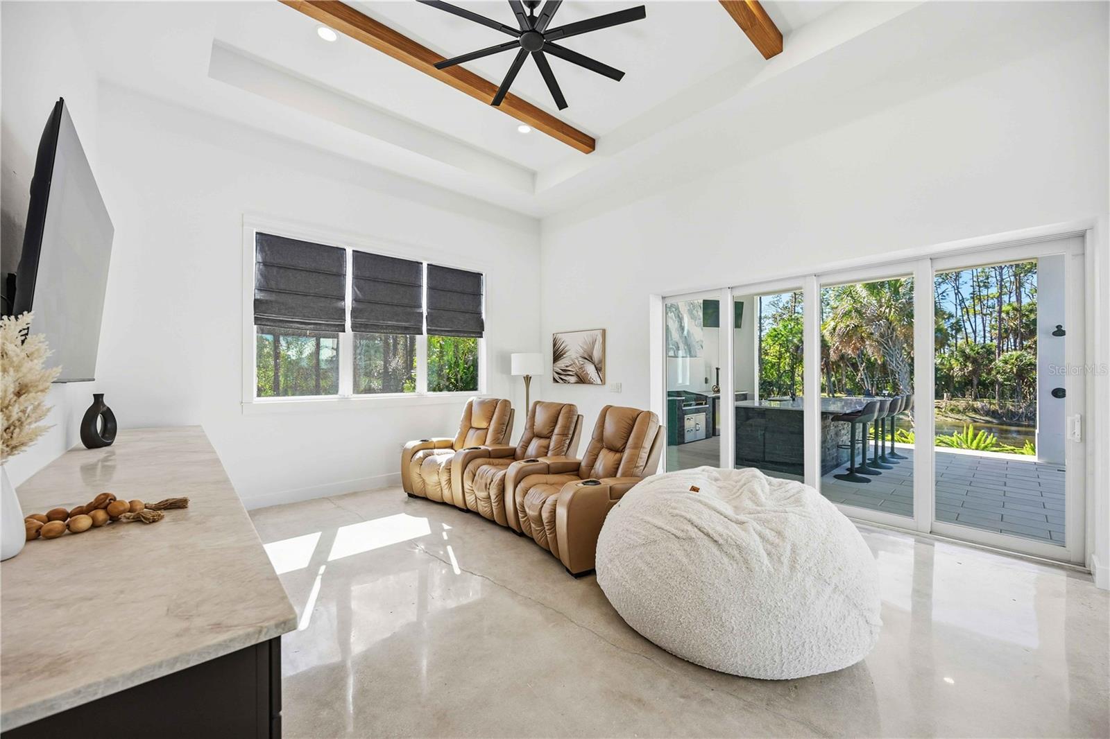 143 CREEK DR SE, PORT CHARLOTTE, FL, 33952