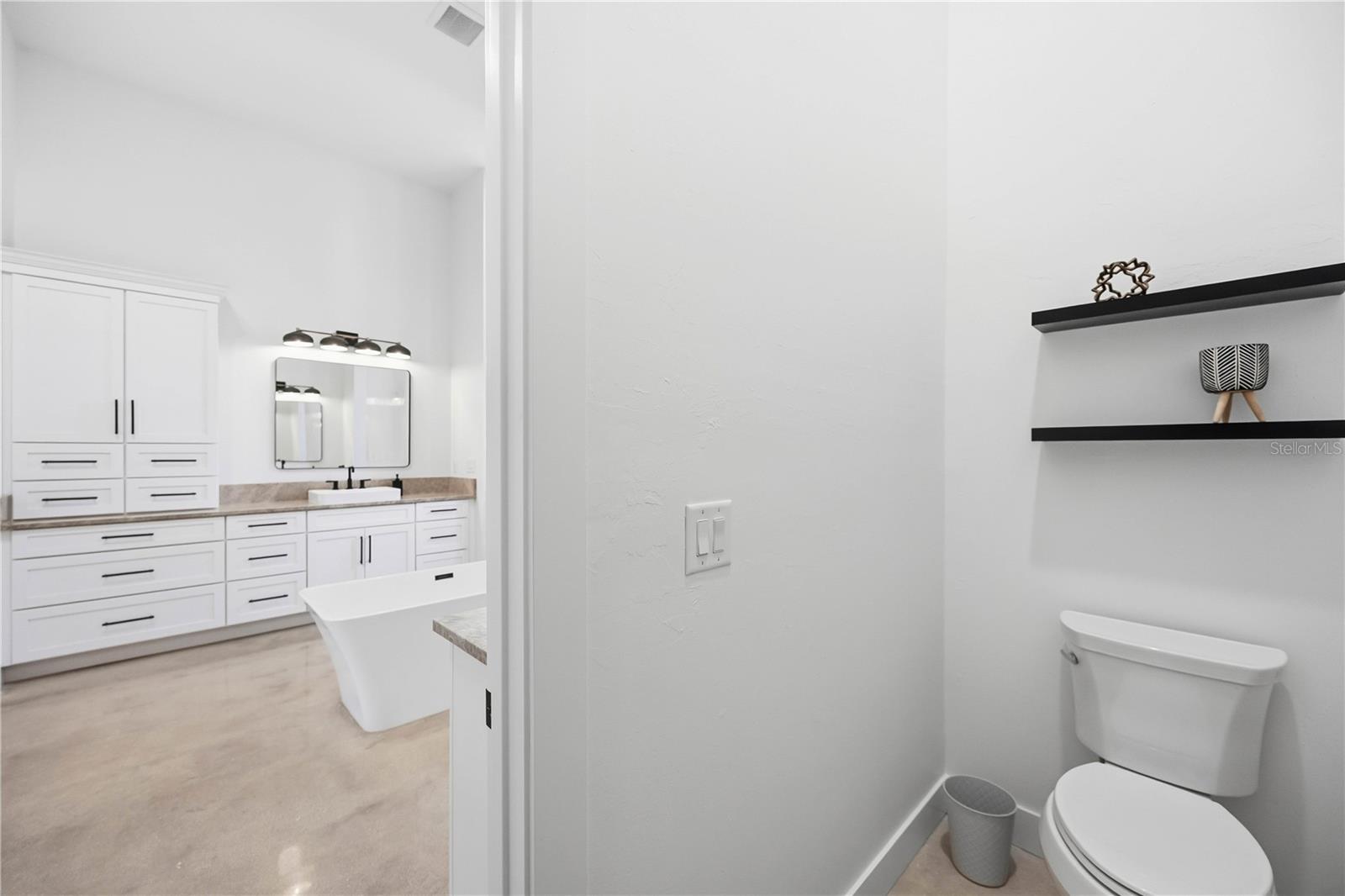 143 CREEK DR SE, PORT CHARLOTTE, FL, 33952