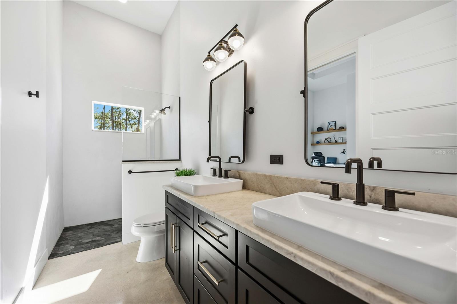 143 CREEK DR SE, PORT CHARLOTTE, FL, 33952