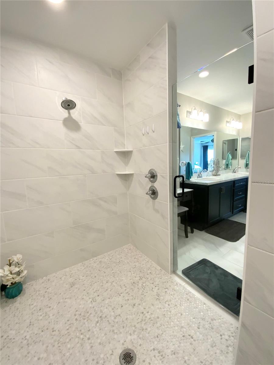 692 HOWARD RD, AUBURNDALE, FL, 33823