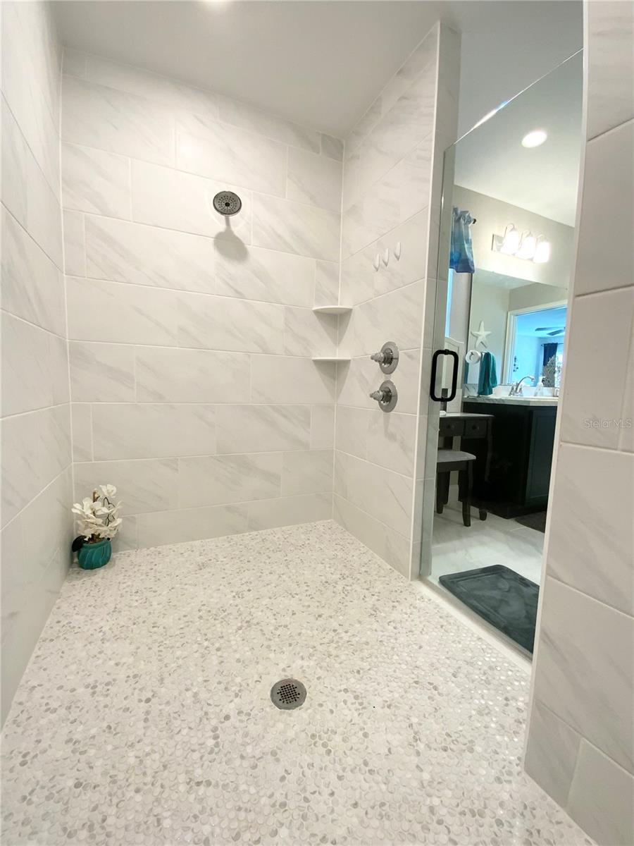 692 HOWARD RD, AUBURNDALE, FL, 33823