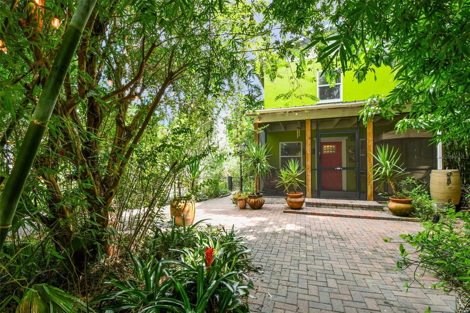 3203 E YUKON ST, TAMPA, FL, 33604