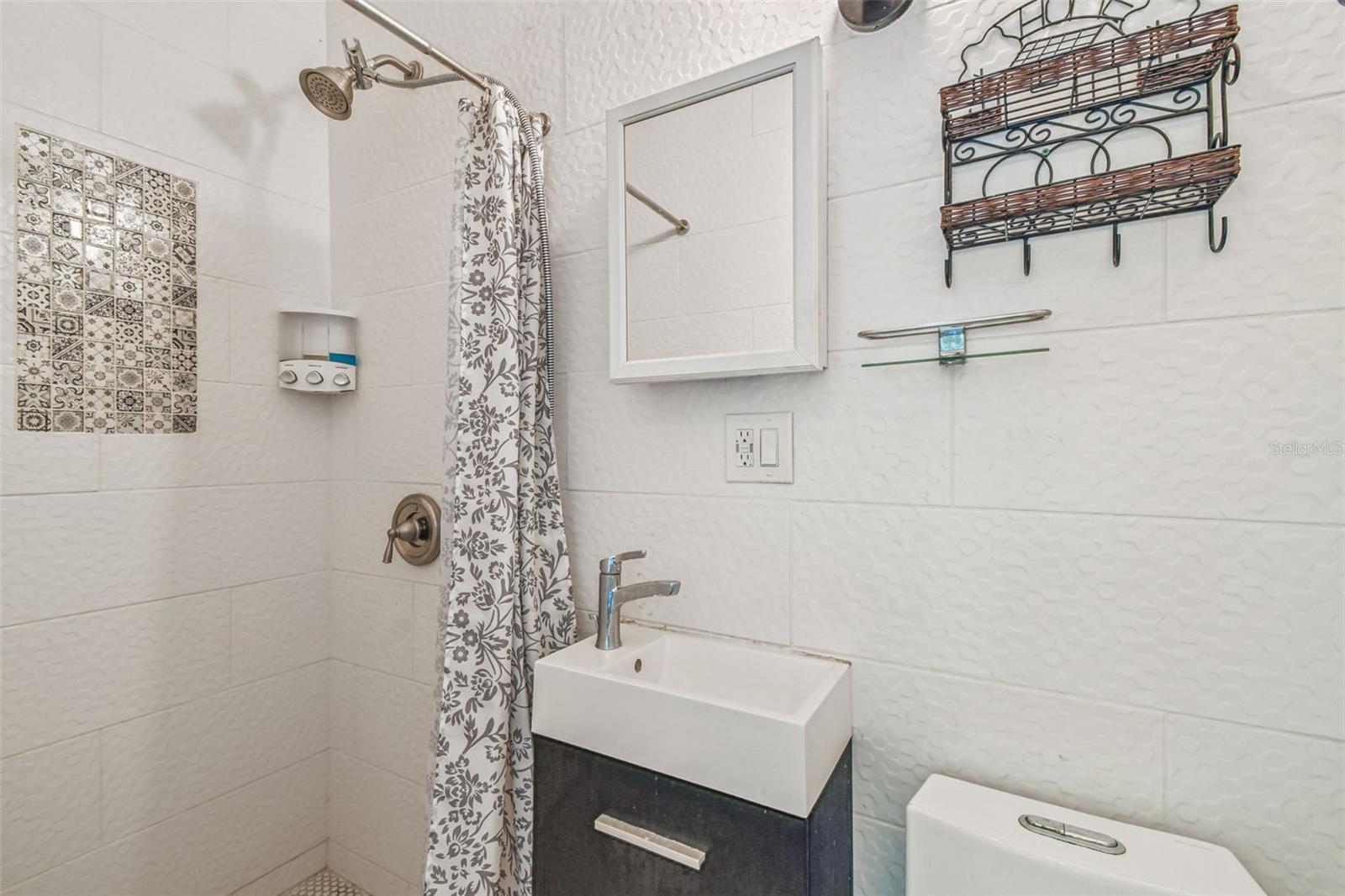 3203 E YUKON ST, TAMPA, FL, 33604
