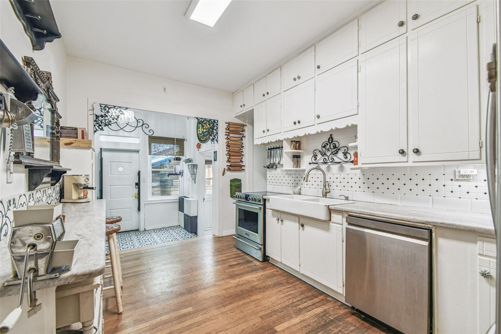 3203 E YUKON ST, TAMPA, FL, 33604
