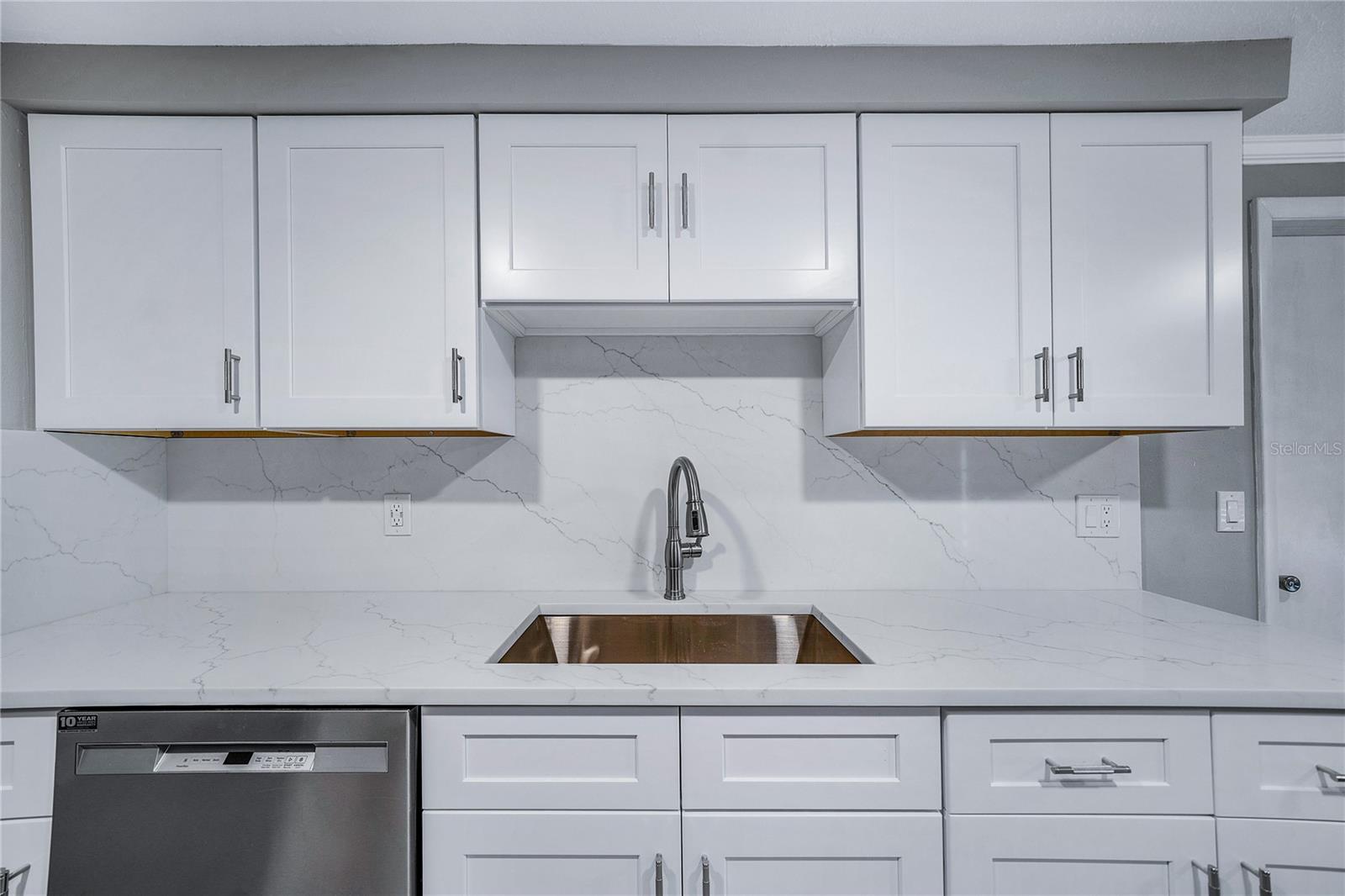 9151 FAIRWEATHER DR, LARGO, FL, 33773