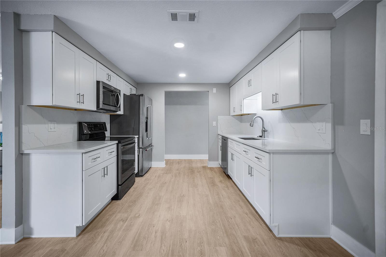 9151 FAIRWEATHER DR, LARGO, FL, 33773