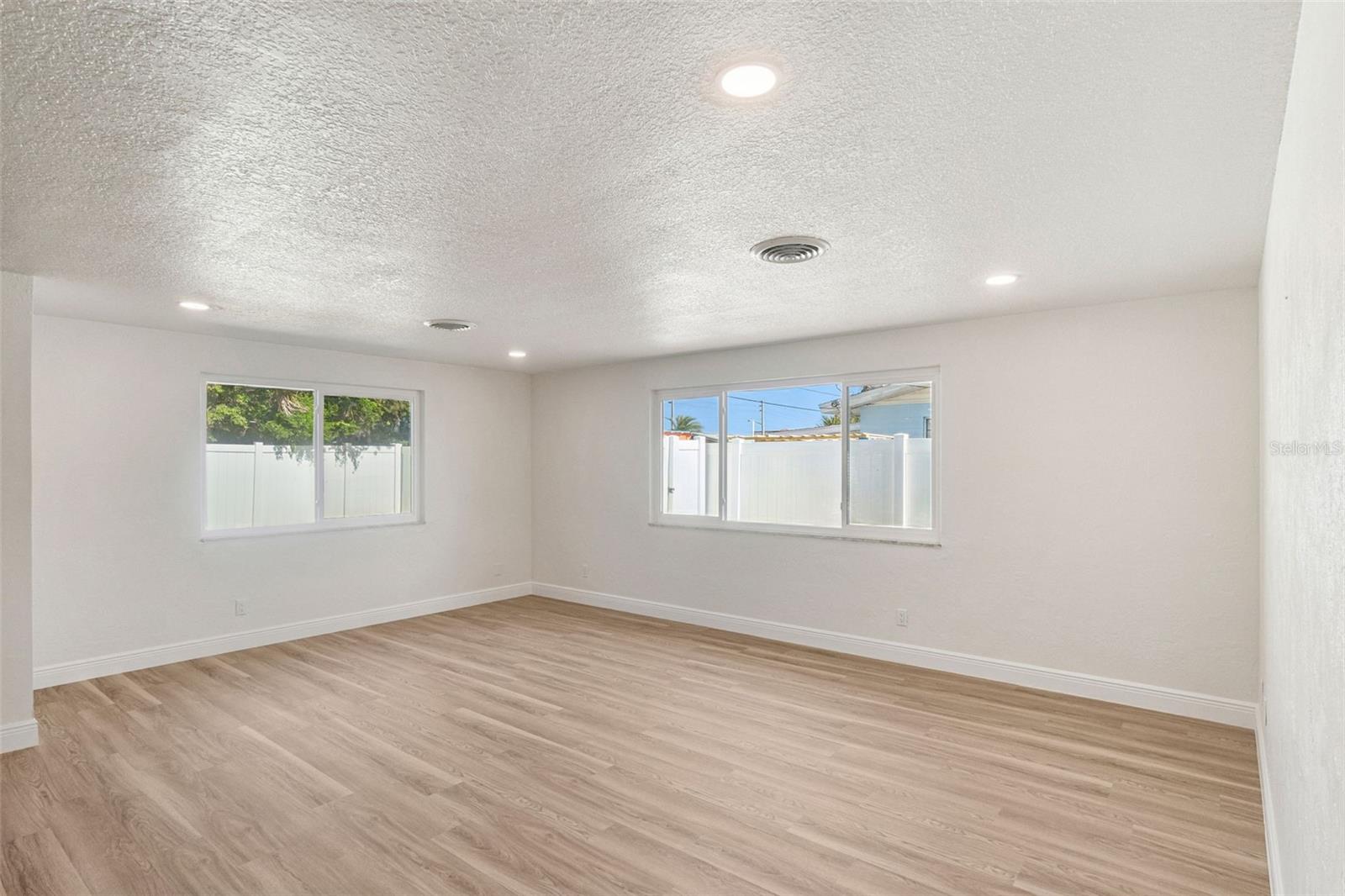 3050 PRINCETON AVE, DAYTONA BEACH, FL, 32118