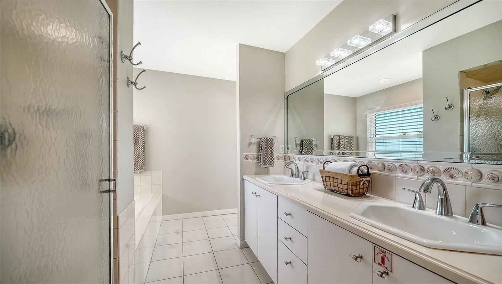 404 S POLK DR, SARASOTA, FL, 34236