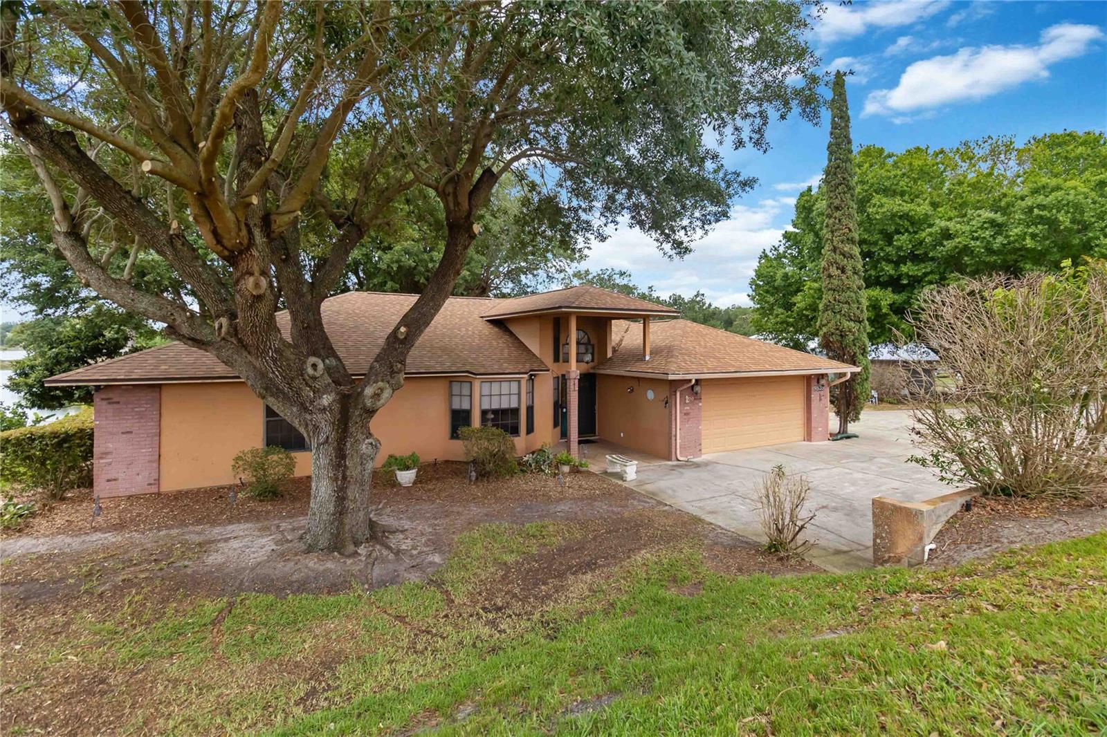 9835 LAKESHORE DR, CLERMONT, FL, 34711