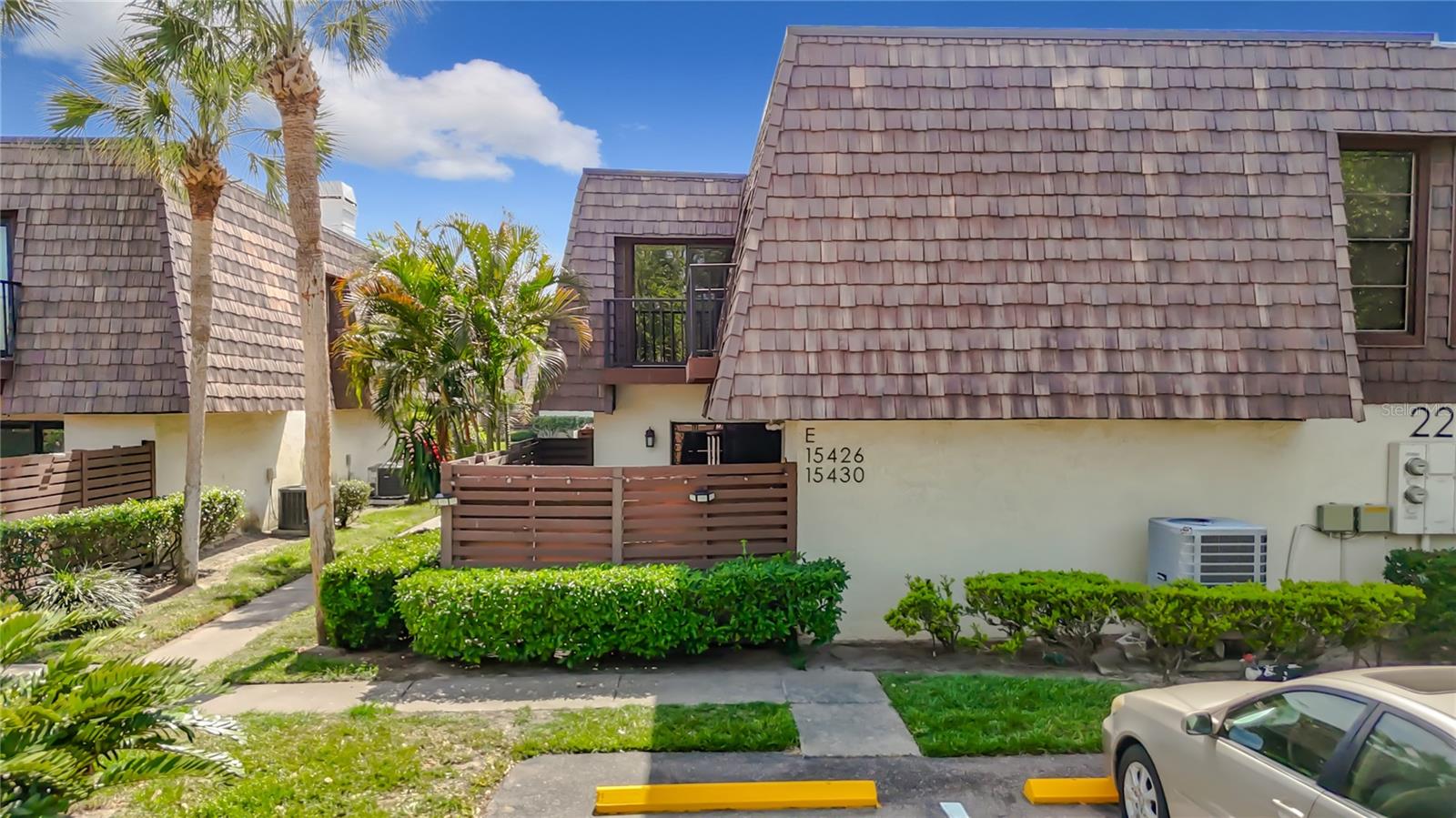 15426 E POND WOODS DR, TAMPA, FL, 33618