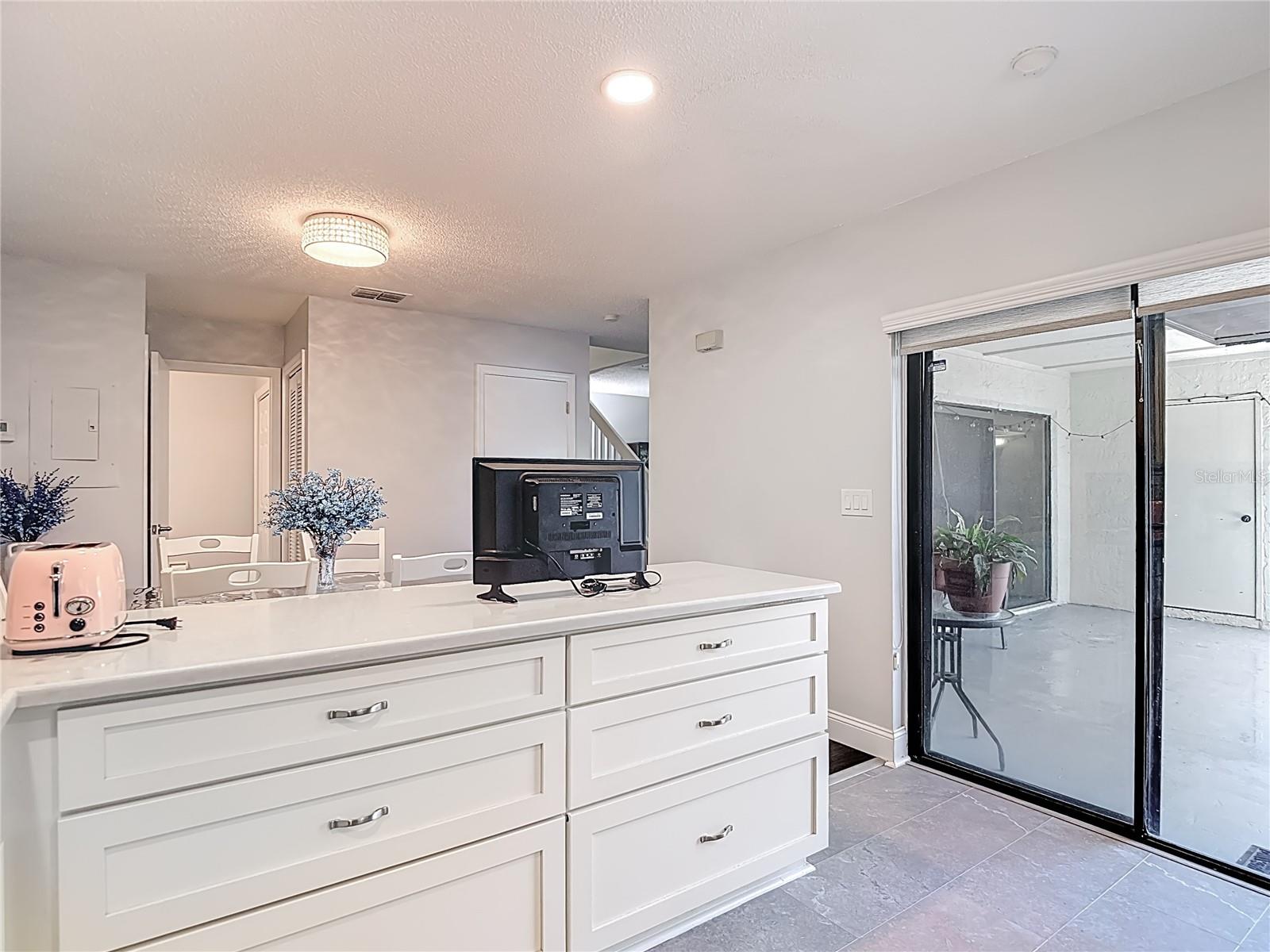 15426 E POND WOODS DR, TAMPA, FL, 33618