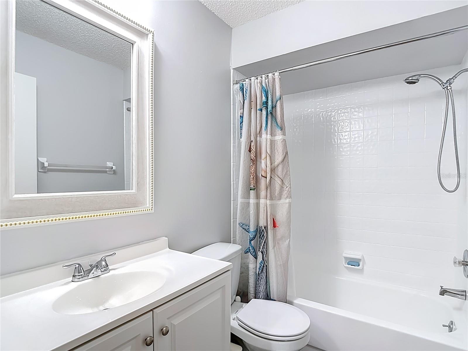 15426 E POND WOODS DR, TAMPA, FL, 33618