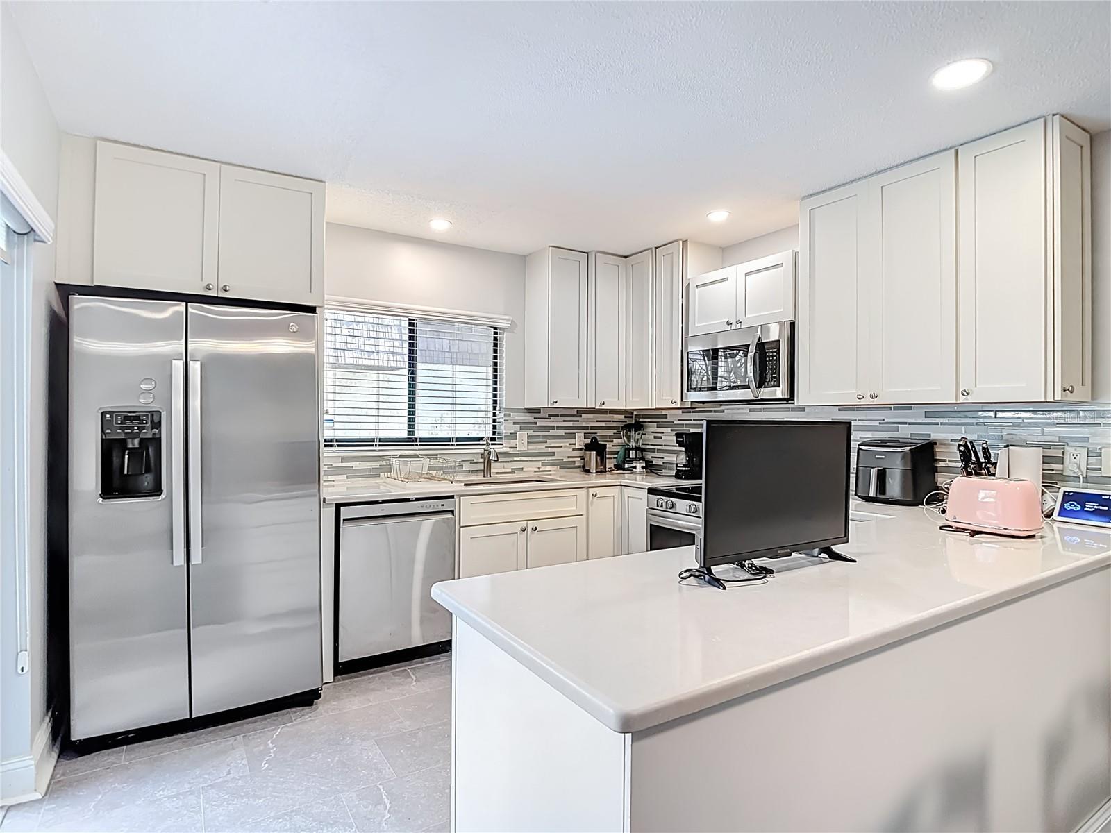 15426 E POND WOODS DR, TAMPA, FL, 33618