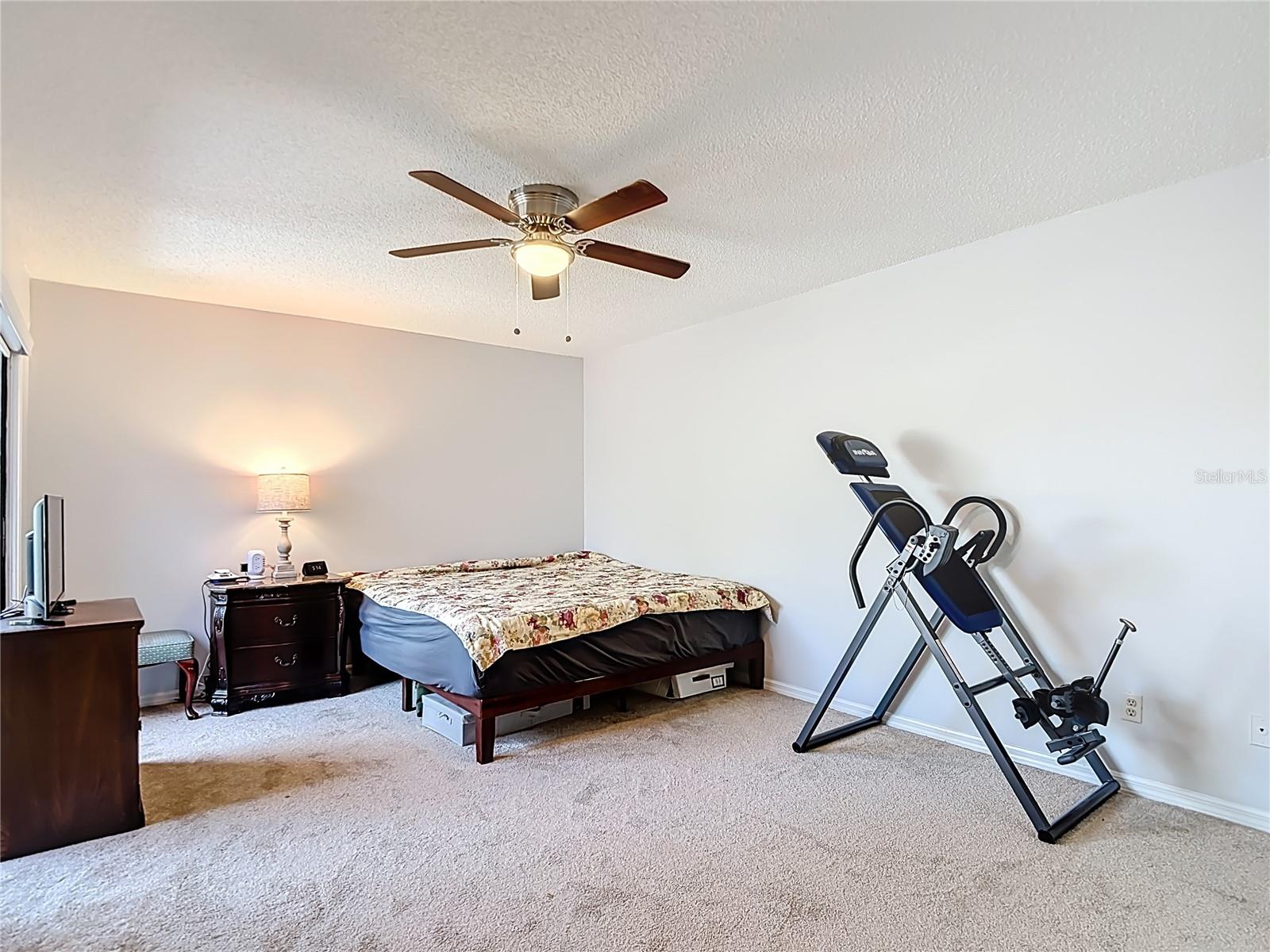 15426 E POND WOODS DR, TAMPA, FL, 33618