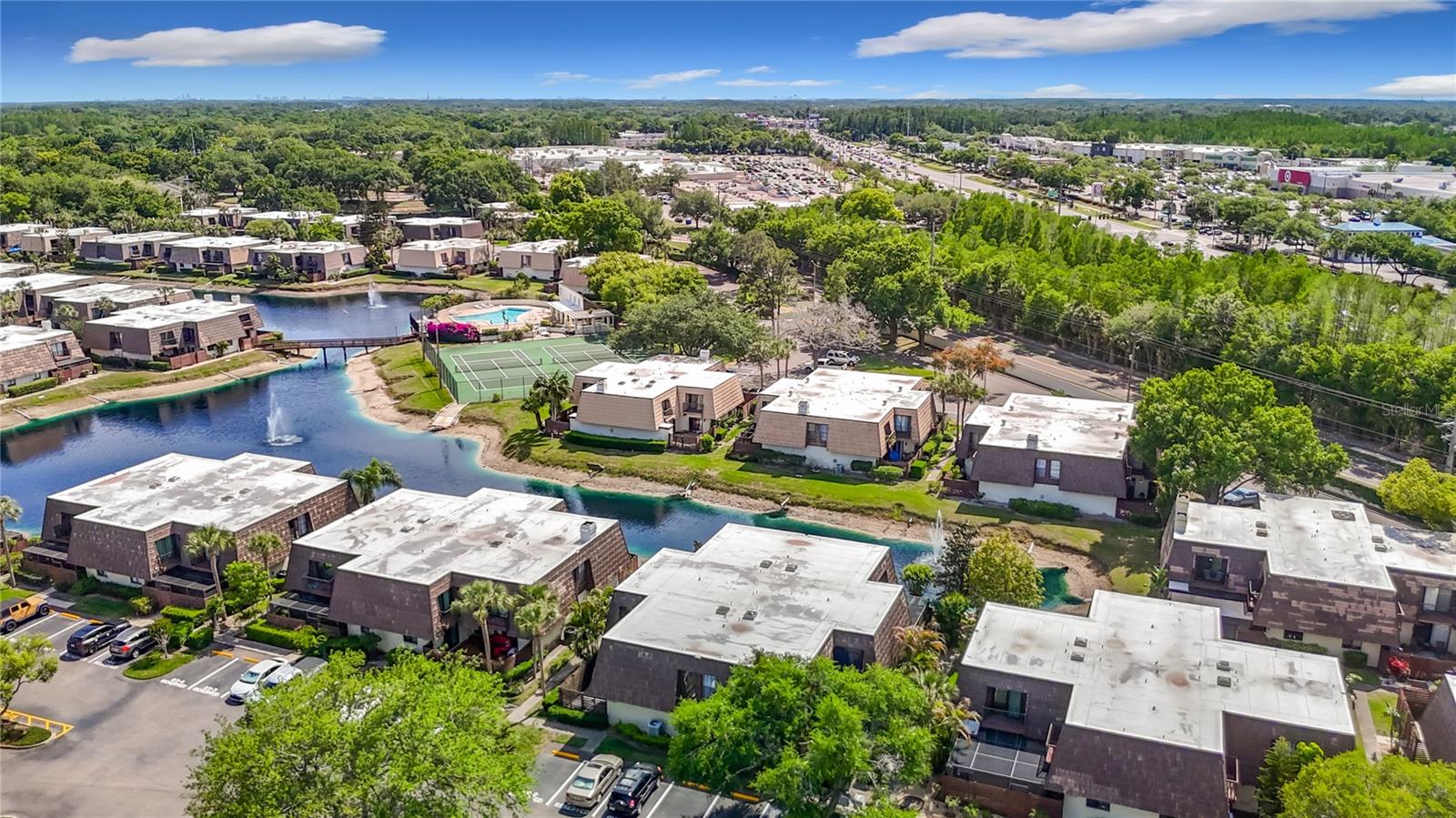 15426 E POND WOODS DR, TAMPA, FL, 33618