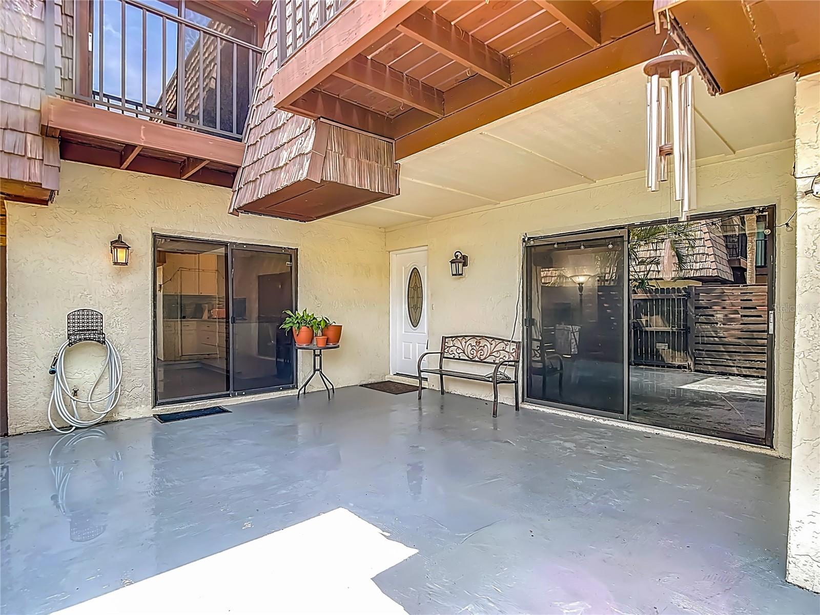 15426 E POND WOODS DR, TAMPA, FL, 33618