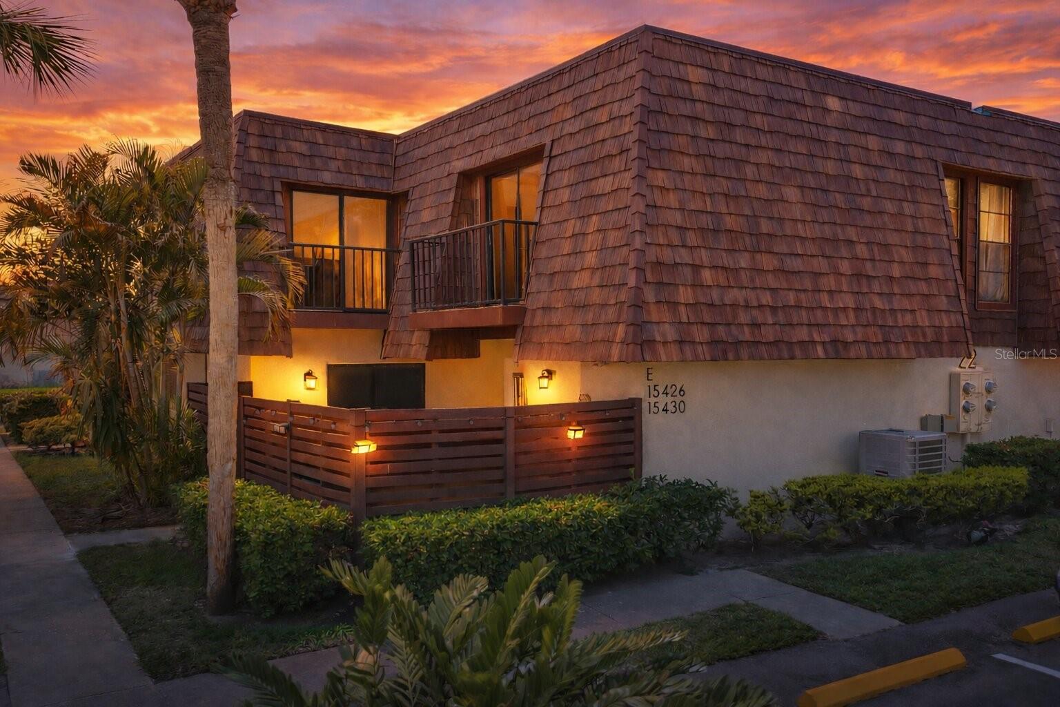 15426 E POND WOODS DR, TAMPA, FL, 33618