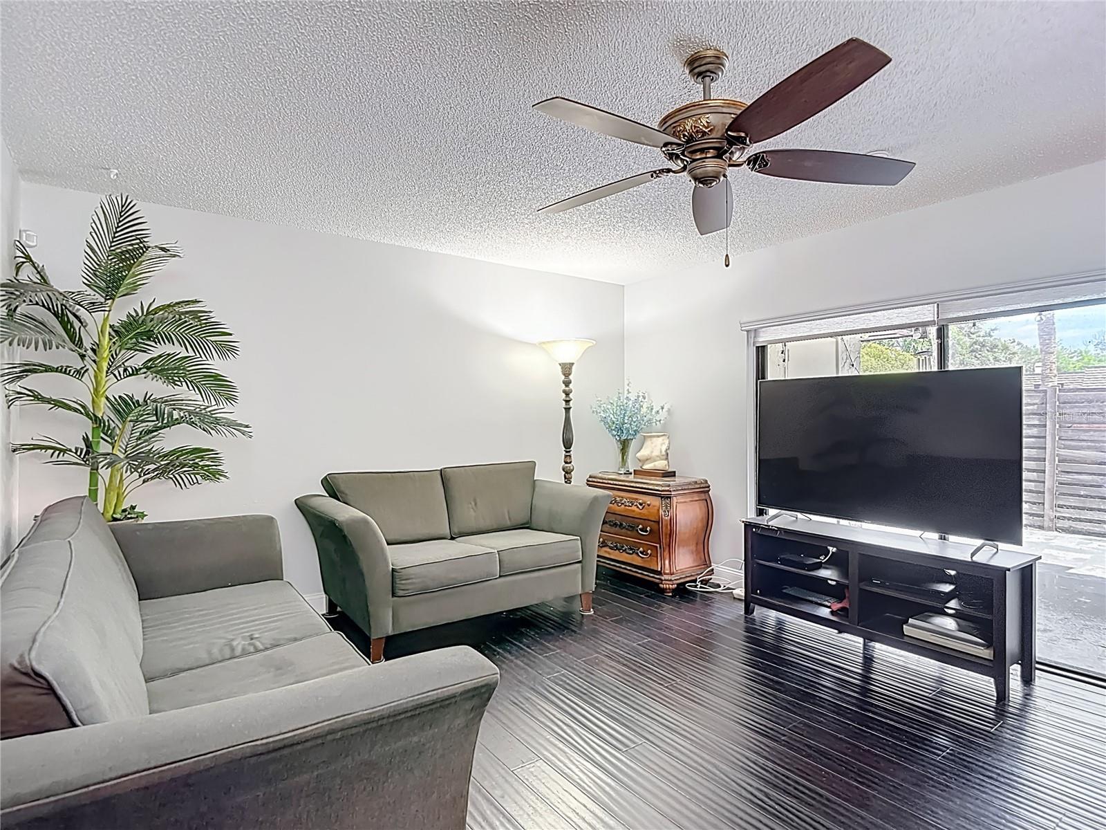 15426 E POND WOODS DR, TAMPA, FL, 33618