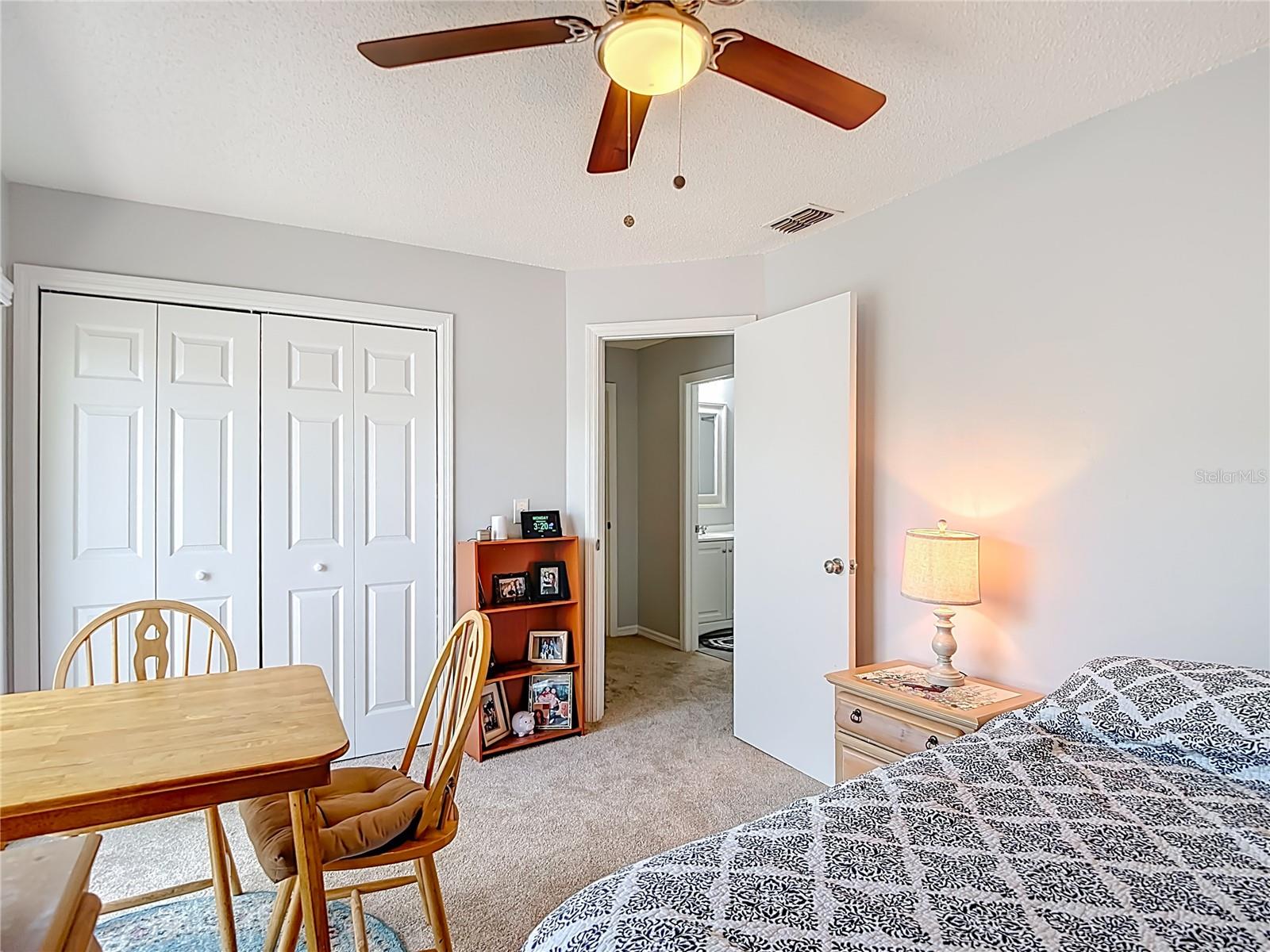 15426 E POND WOODS DR, TAMPA, FL, 33618