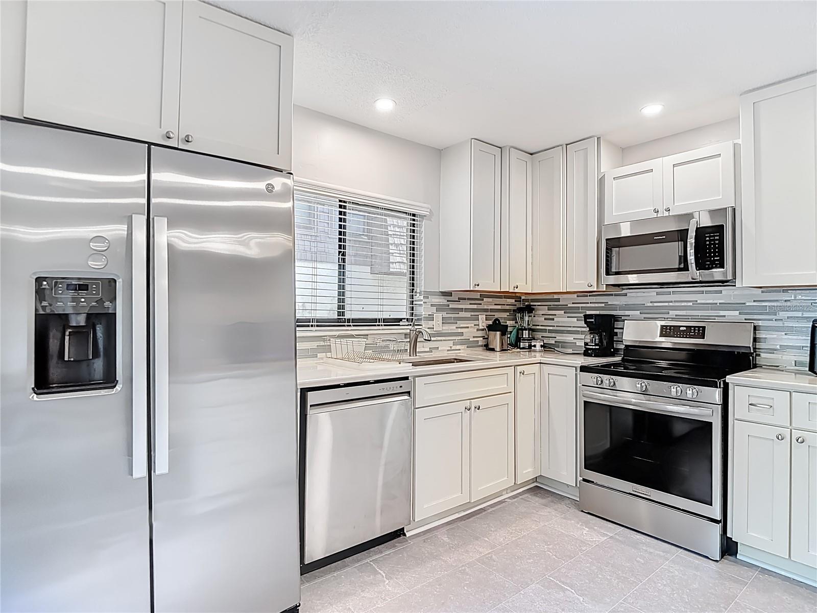 15426 E POND WOODS DR, TAMPA, FL, 33618