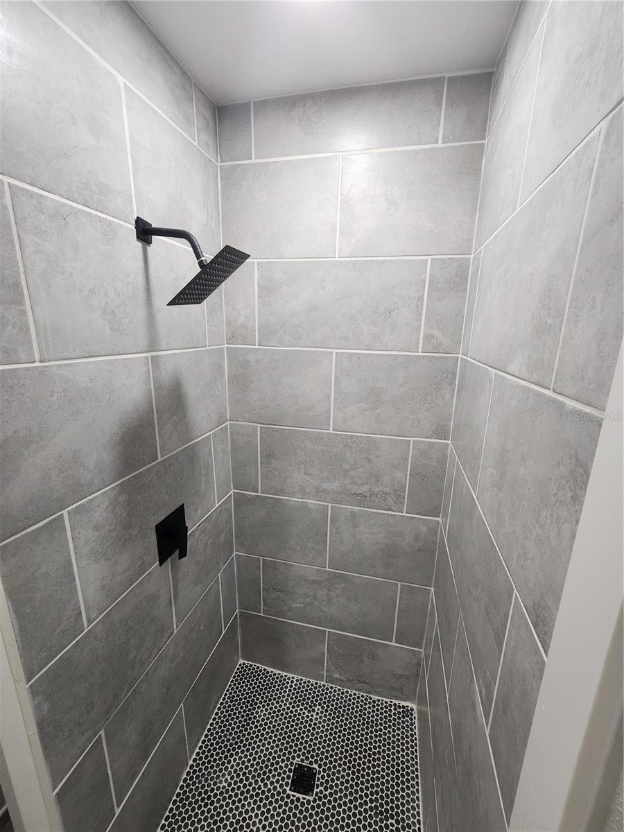 1211 62ND AVE E, BRADENTON, FL, 34203