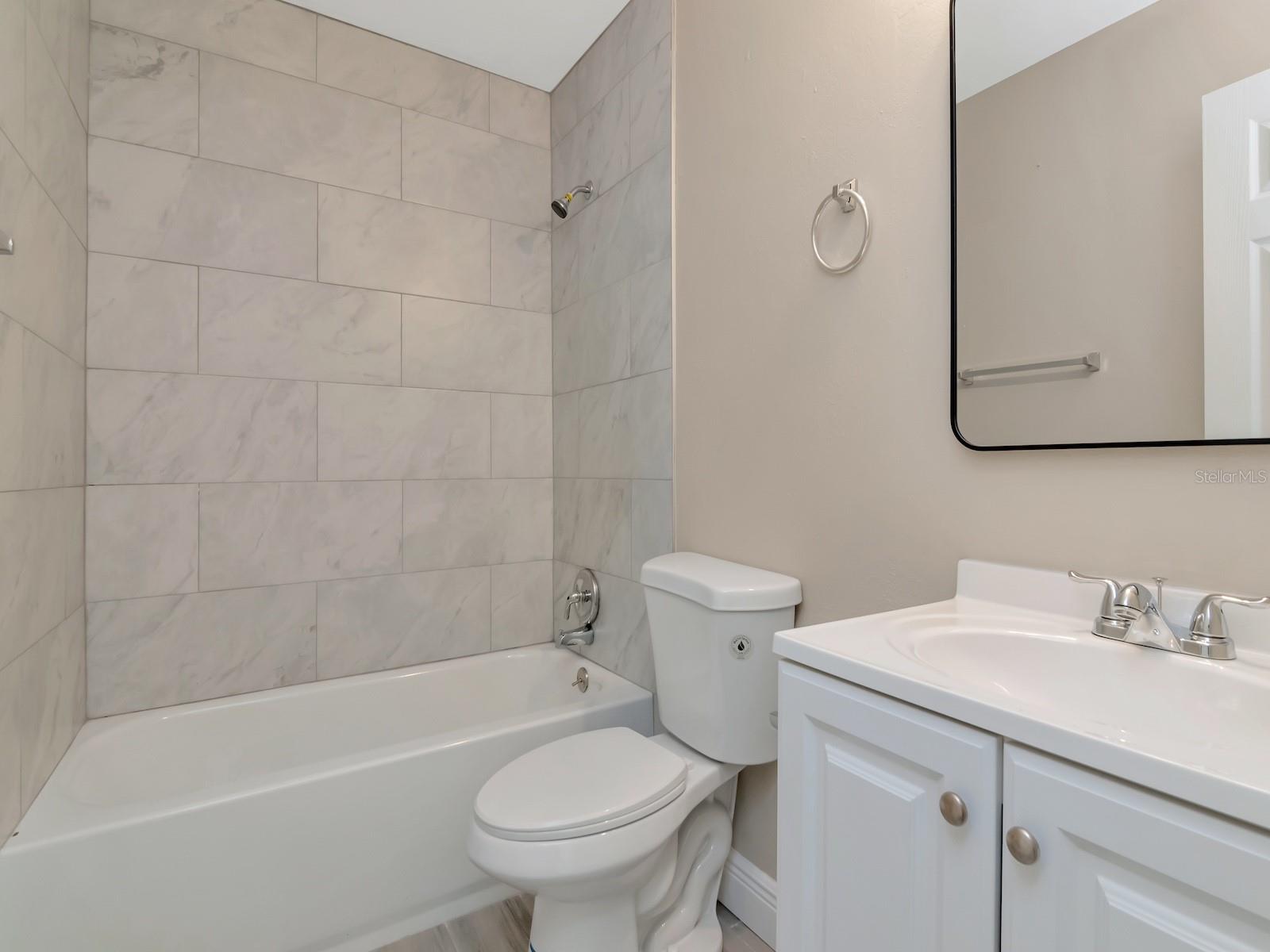 1211 62ND AVE E, BRADENTON, FL, 34203