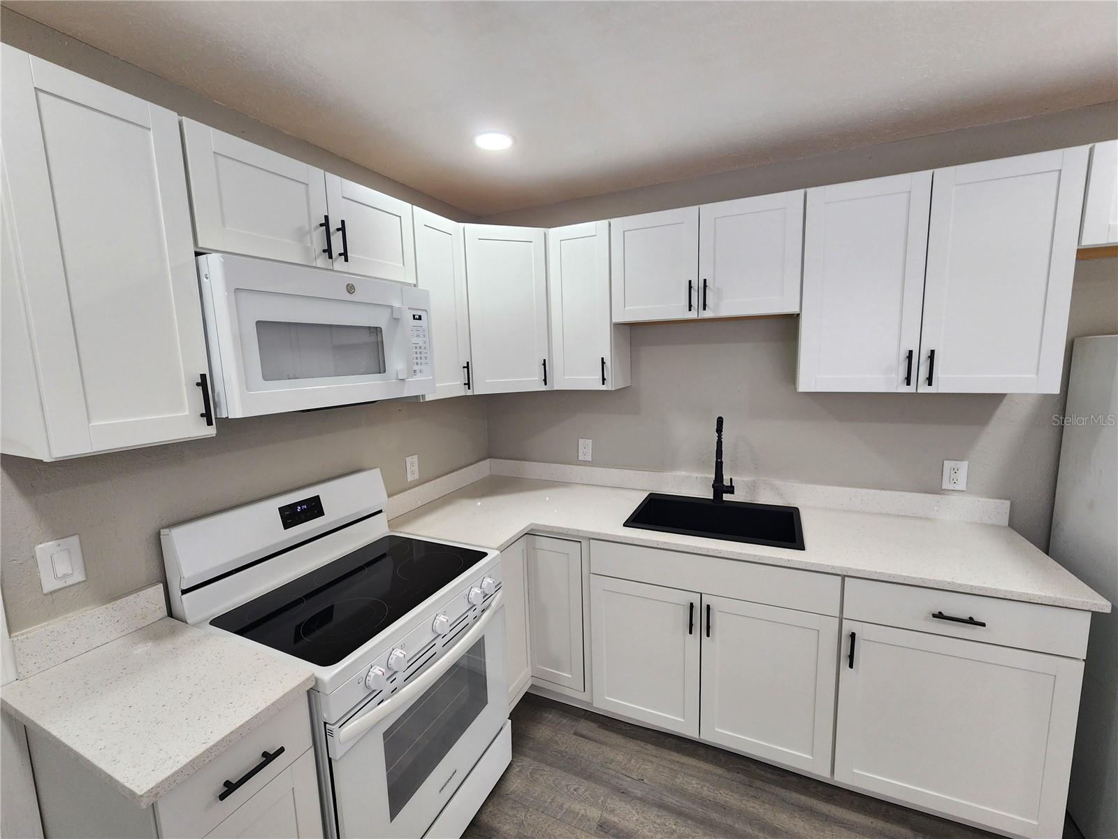 1211 62ND AVE E, BRADENTON, FL, 34203